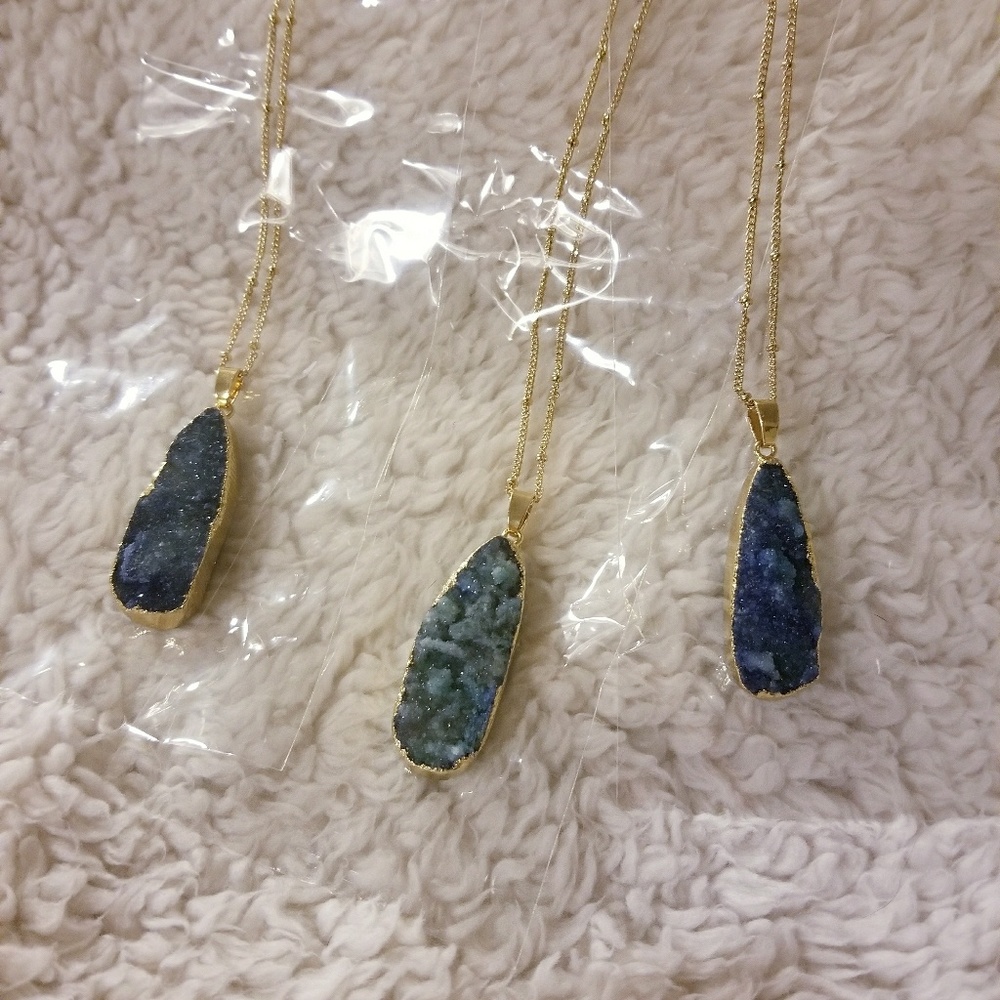 🎉HPx2🎉Gorgeous Gold Druzy Fashion Necklace - Picture 2 of 8